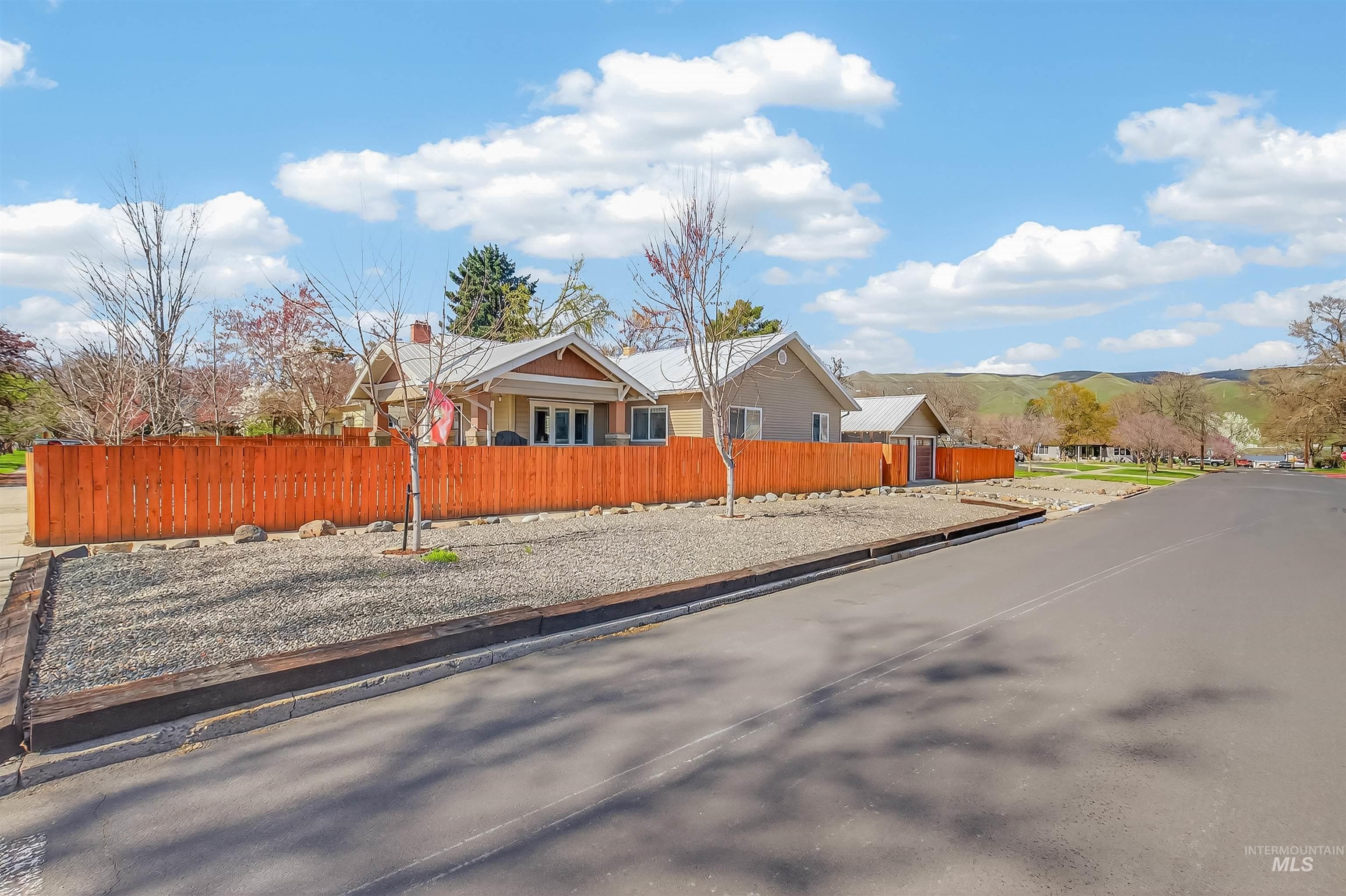1025 10th Ave, Lewiston, ID 83501 — photo 2
