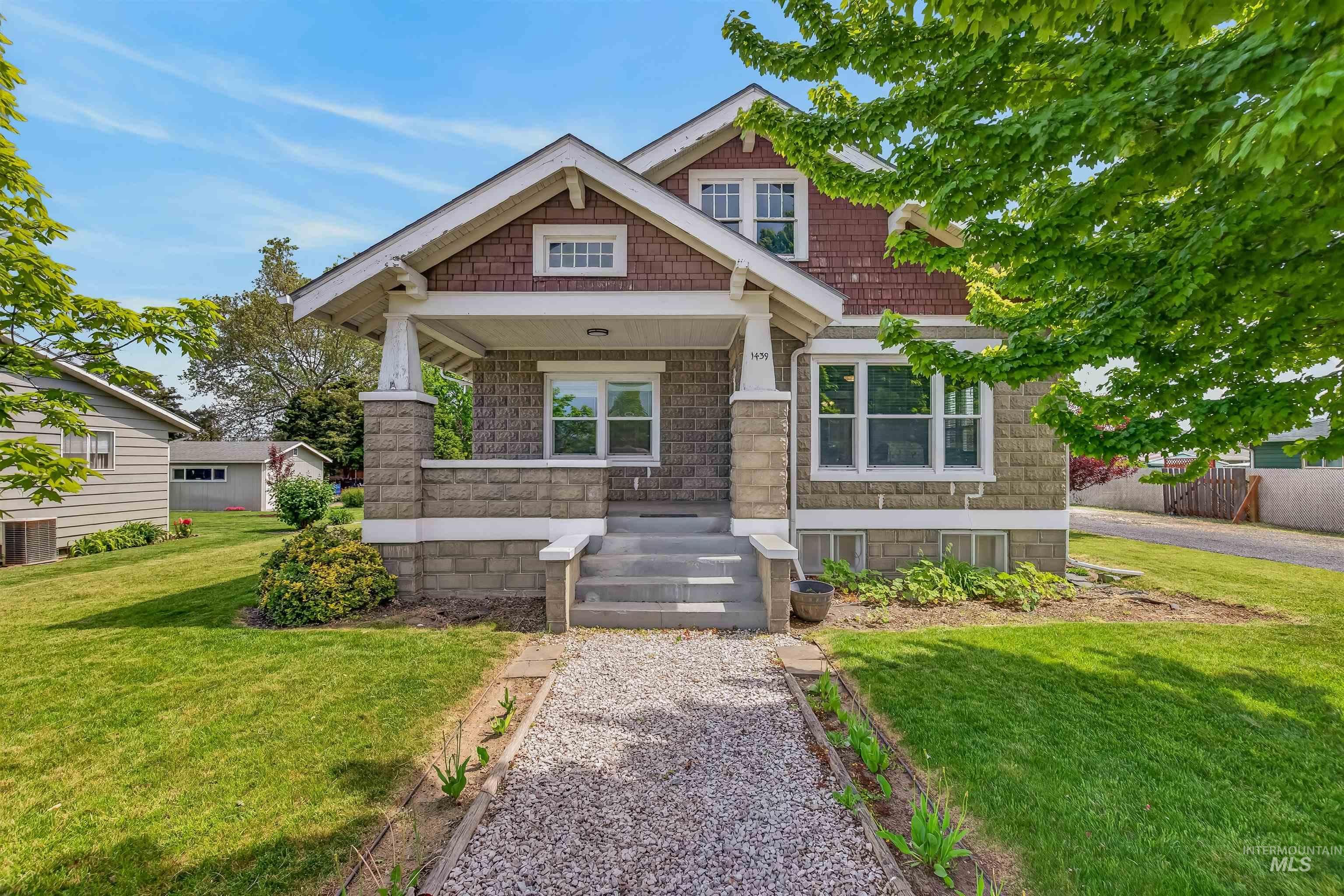 1439 10th Street, Clarkston
