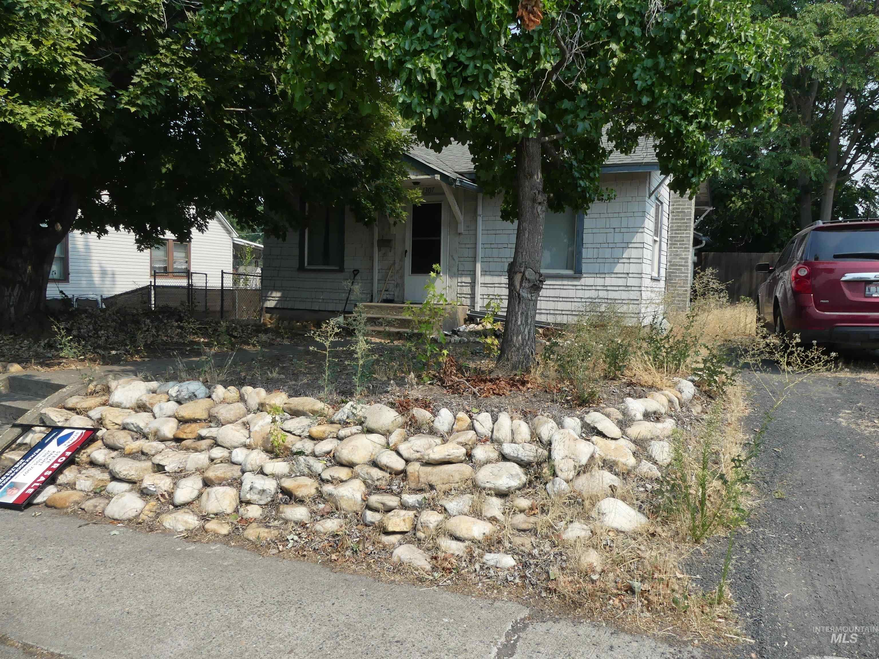 1307 17th St, Lewiston, ID 83501 — photo 2