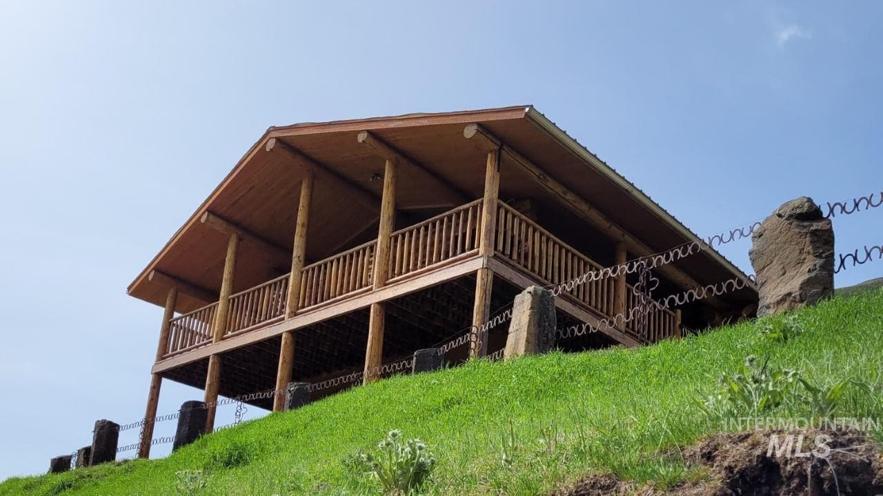 Tbd Bentz Lodge, Outside City Limits