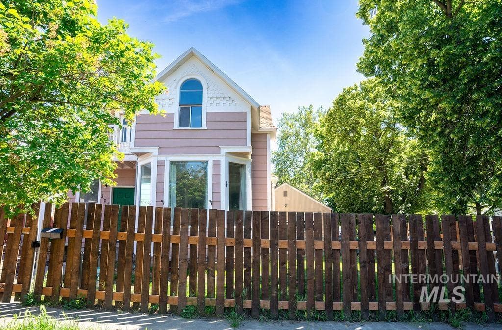 304 6th Ave, Lewiston