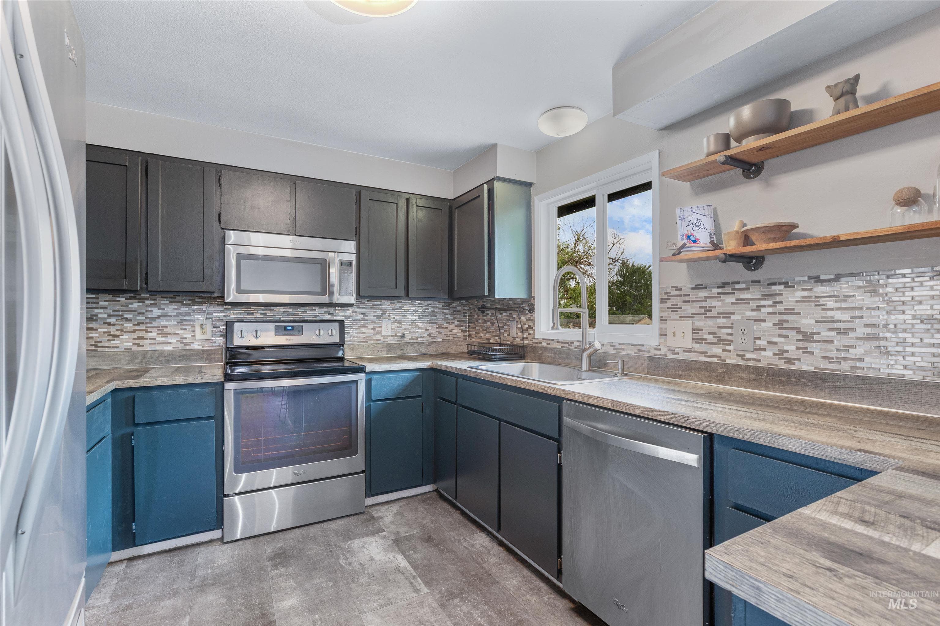 1806 Powers Drive, Lewiston