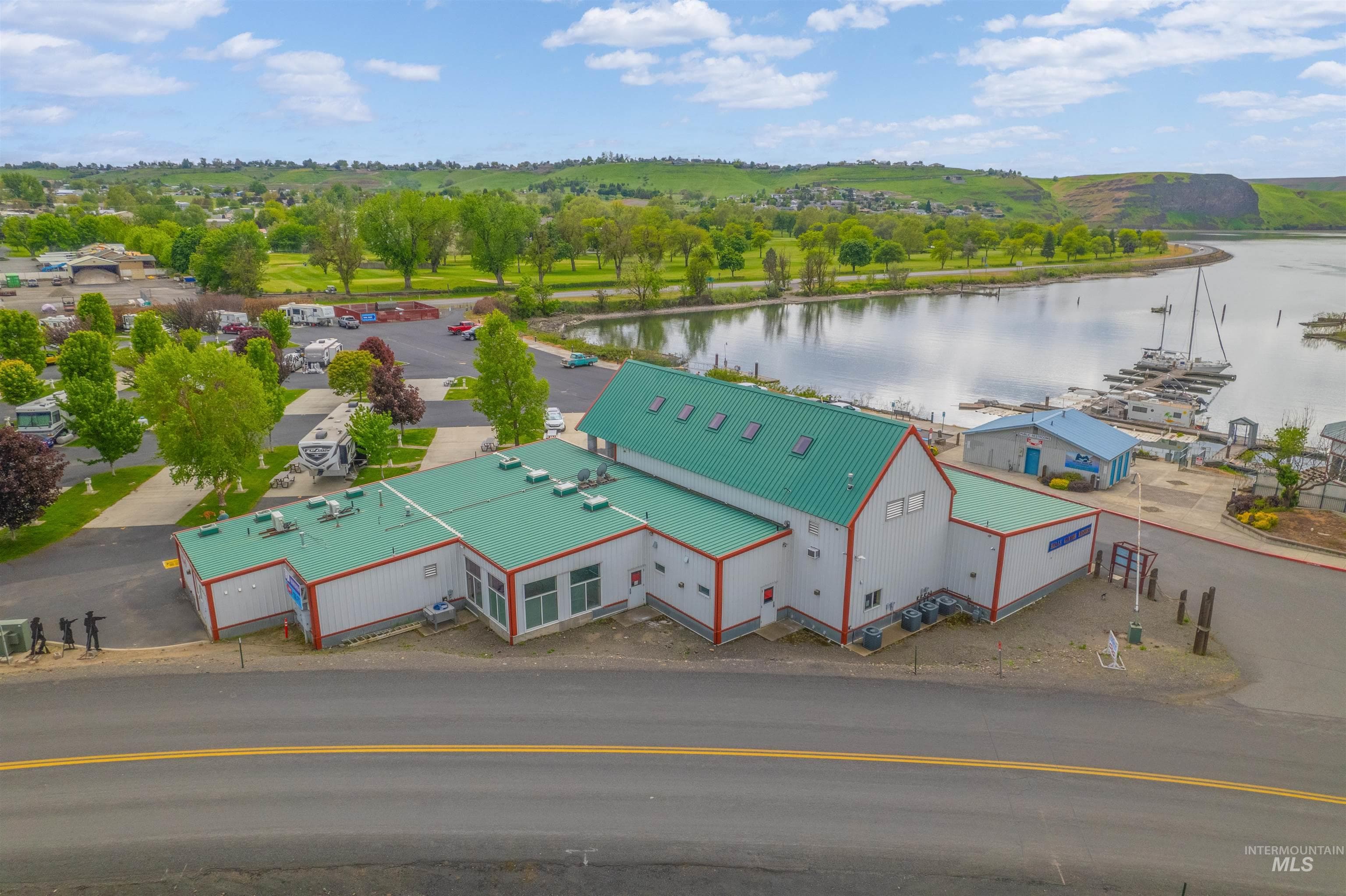1550 & 1560 Port Drive, Clarkston