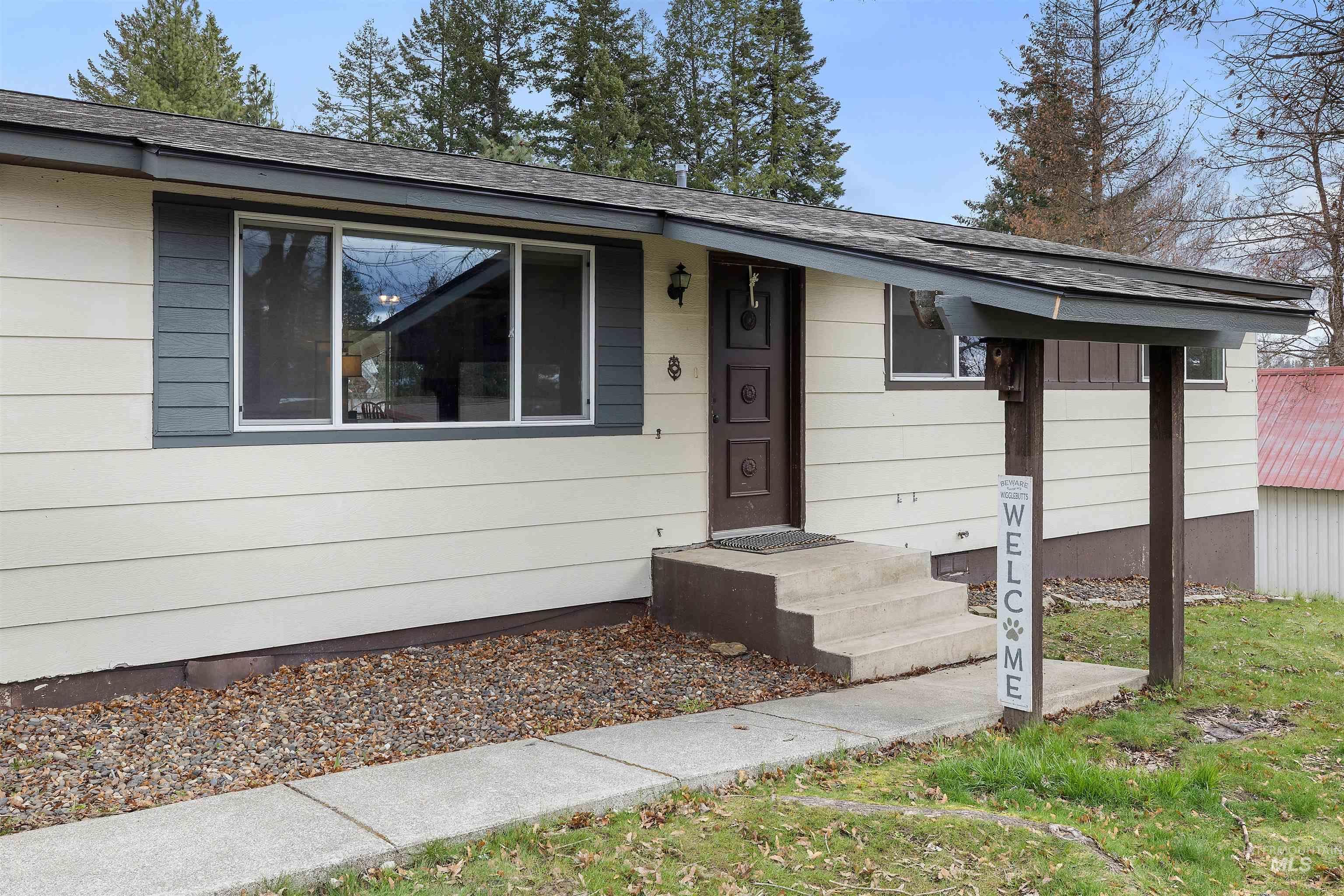 604 Line St., Deary