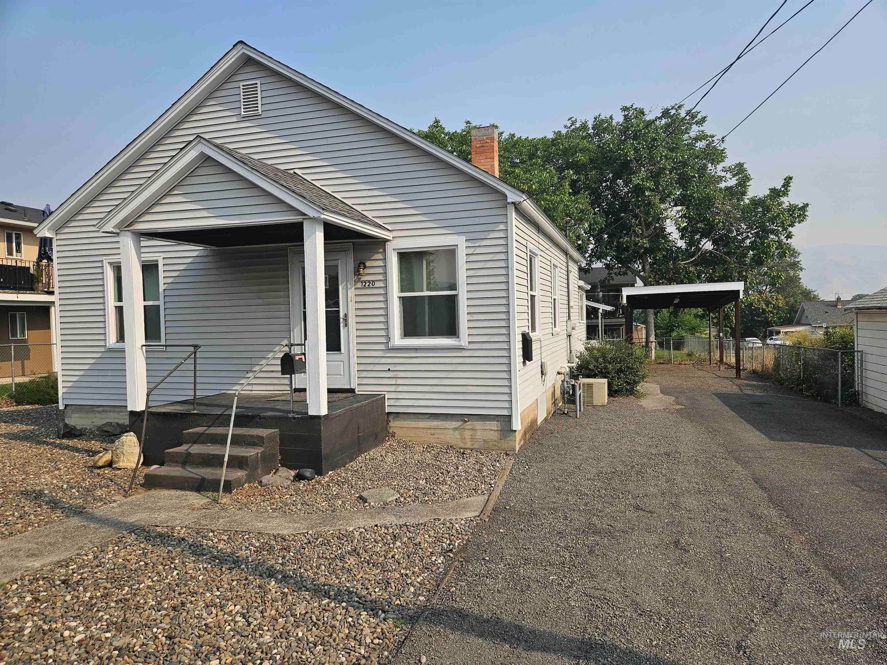 1220 Highland, Clarkston