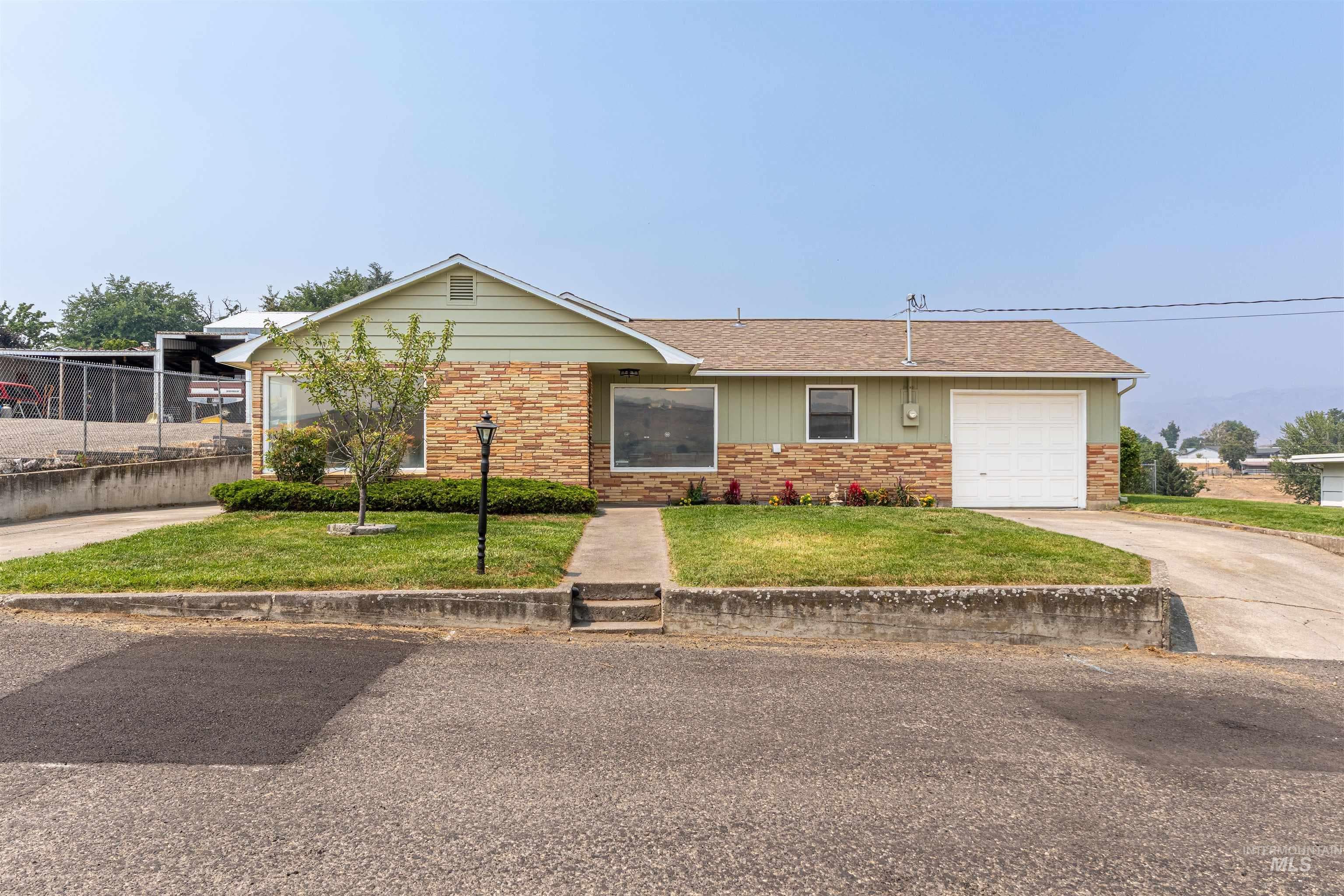 1880 Neal Drive, Clarkston